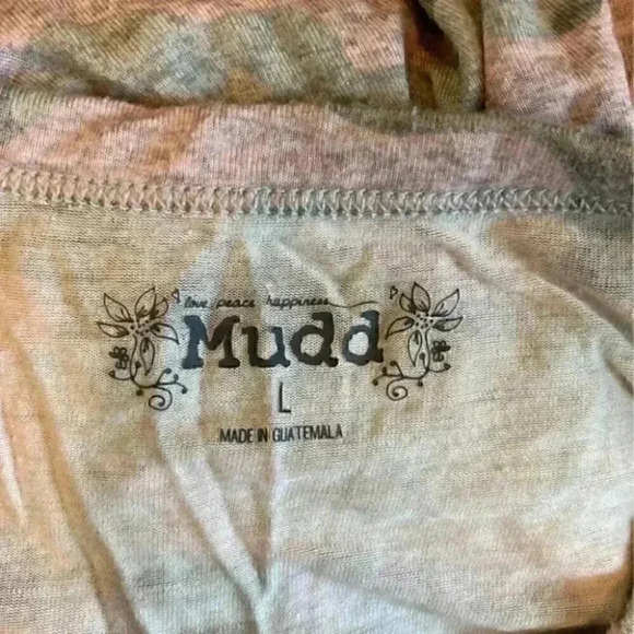 ⭐️ Mudd long sleeve shirt in size large - Picture 3 of 3
